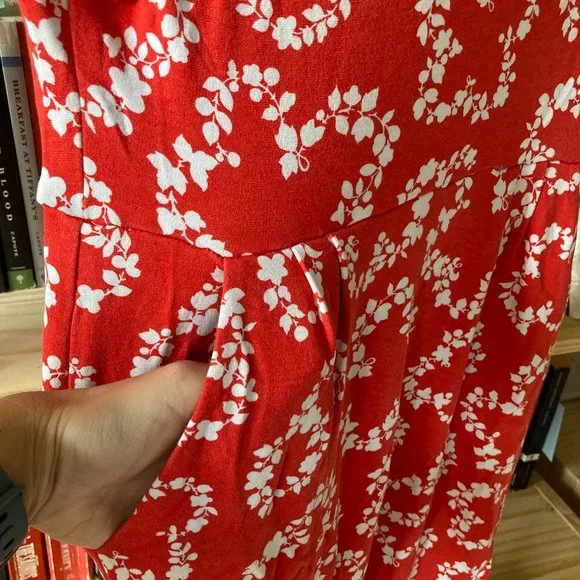 Boden Midi jersey pintuck dress - Picture 3 of 3